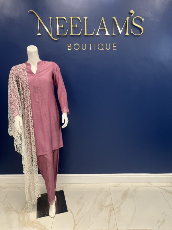 NB Lace Co-ord - Image 15