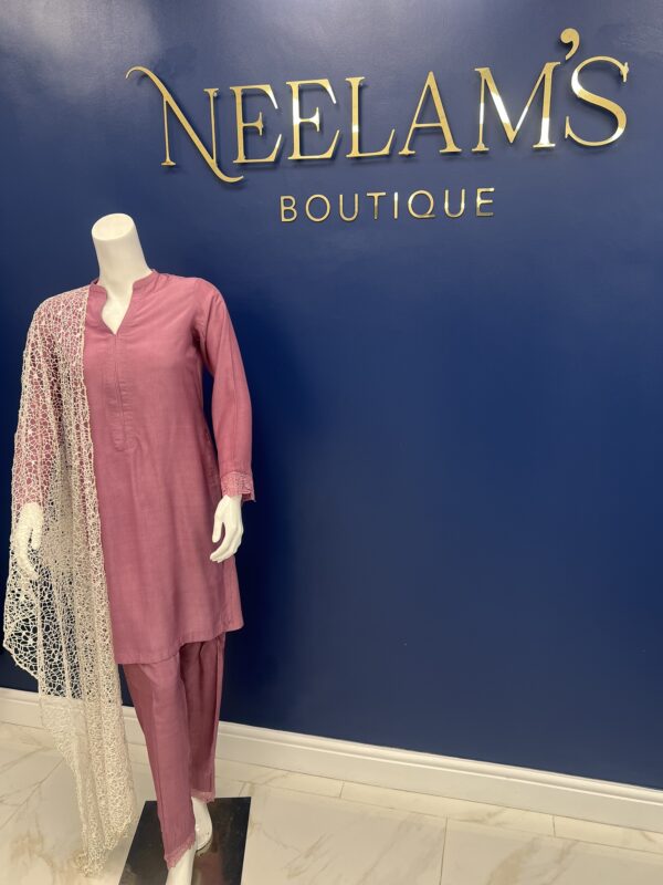 NB Lace Co-ord - Image 16